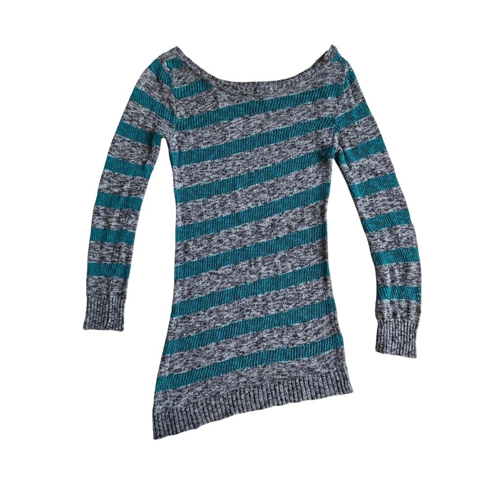VTG y2k alternative, goth, emo asymmetrical lightweight knit top.